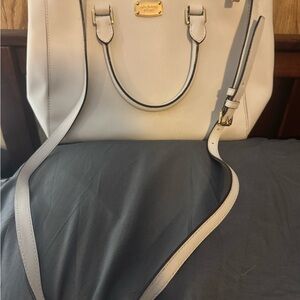 KORS Michael Kors Off-White Shoulder Bag with Gold Details